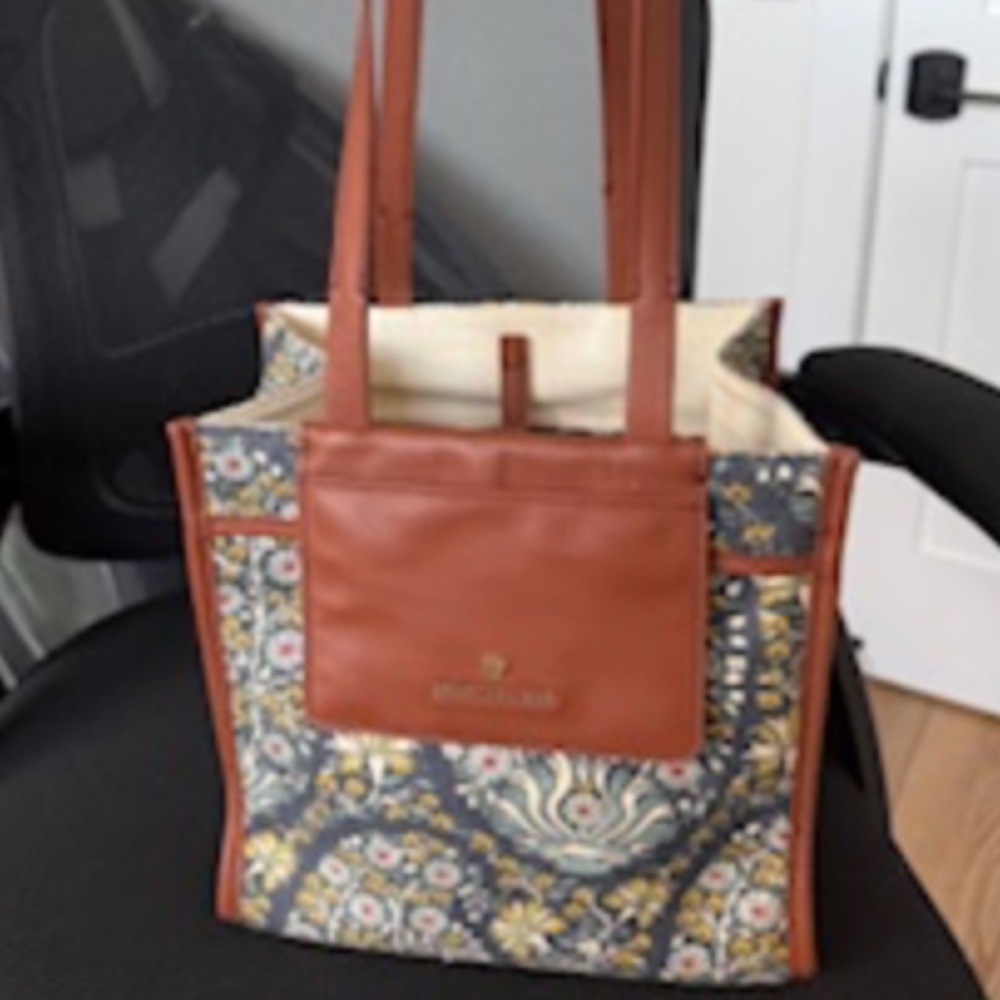 Spartina tote bag---navy blue print with saddle brown trim and straps